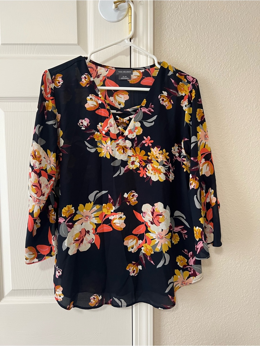 Van Heusen Floral Bell Sleeve Blouse Size Small